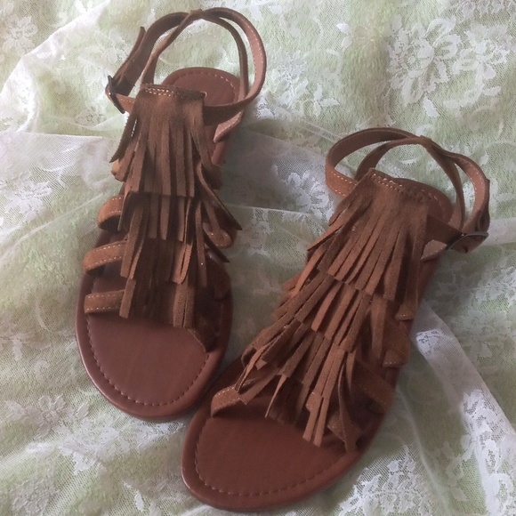 Cityclassified Shoes - ❤️❤️H.P.😲❤️City Classified Fringe Sandals